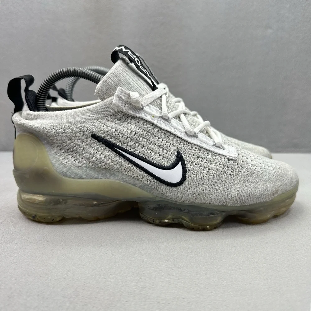 Womens 7.5 / 6Y Nike Air VaporMax 2021 FK Shoes White / Silver Running Sneakers